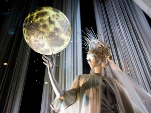 Kirakatban a karácsony