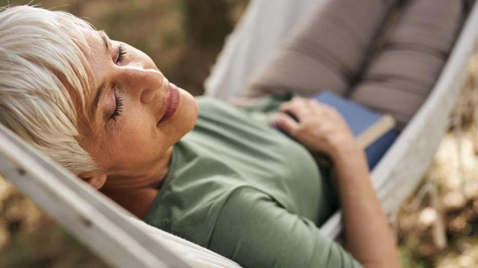 A délutáni alvás rendkívül előnyös, különösen az éjszakai baglyok számára