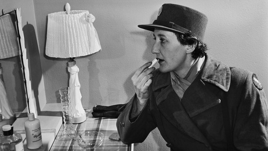 A rúzsindex a magyarázat arra, hogy miért sminkelünk többet krízisben