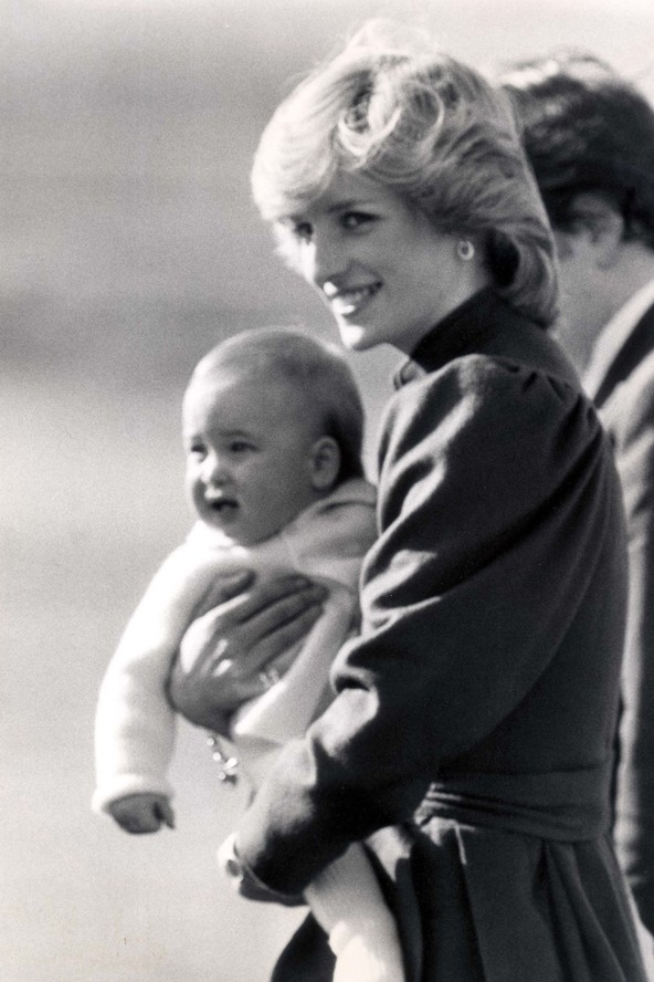 1983 márciusában William herceg édesanyjával Skóciában.