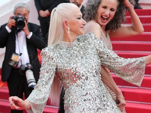 A 77 éves Helen Mirren főnixként tündökölt új filmje premierjén