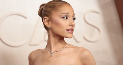 Mint valami álom: Ariana Grande minden idők legkülönlegesebb ruhájában lépett az Oscar vörös szőnyegére