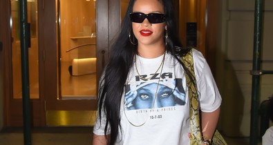 Rihanna 2023 legmegosztóbb csizmájában lépett utcára