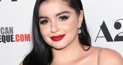 Ariel Winter majdnem egy igazi díva, de mellei alig férnek bele a ruhájába!