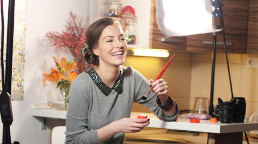 Takács Nóra: Egy gallér a szürke szettet is feldobja