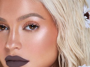 Ajakpornó: Kylie Jenner szájához sosem voltál még közelebb