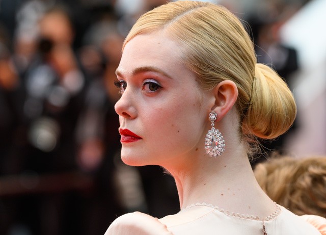 Elle Fanning Chopard fülbevalója