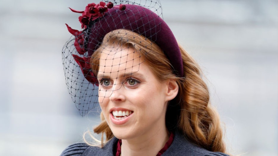 Beatrix hercegnő óriási feltűnést keltett sejtelmes ruhájában