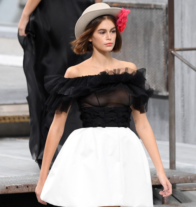 Kaia Gerber a Chanel kifutóján