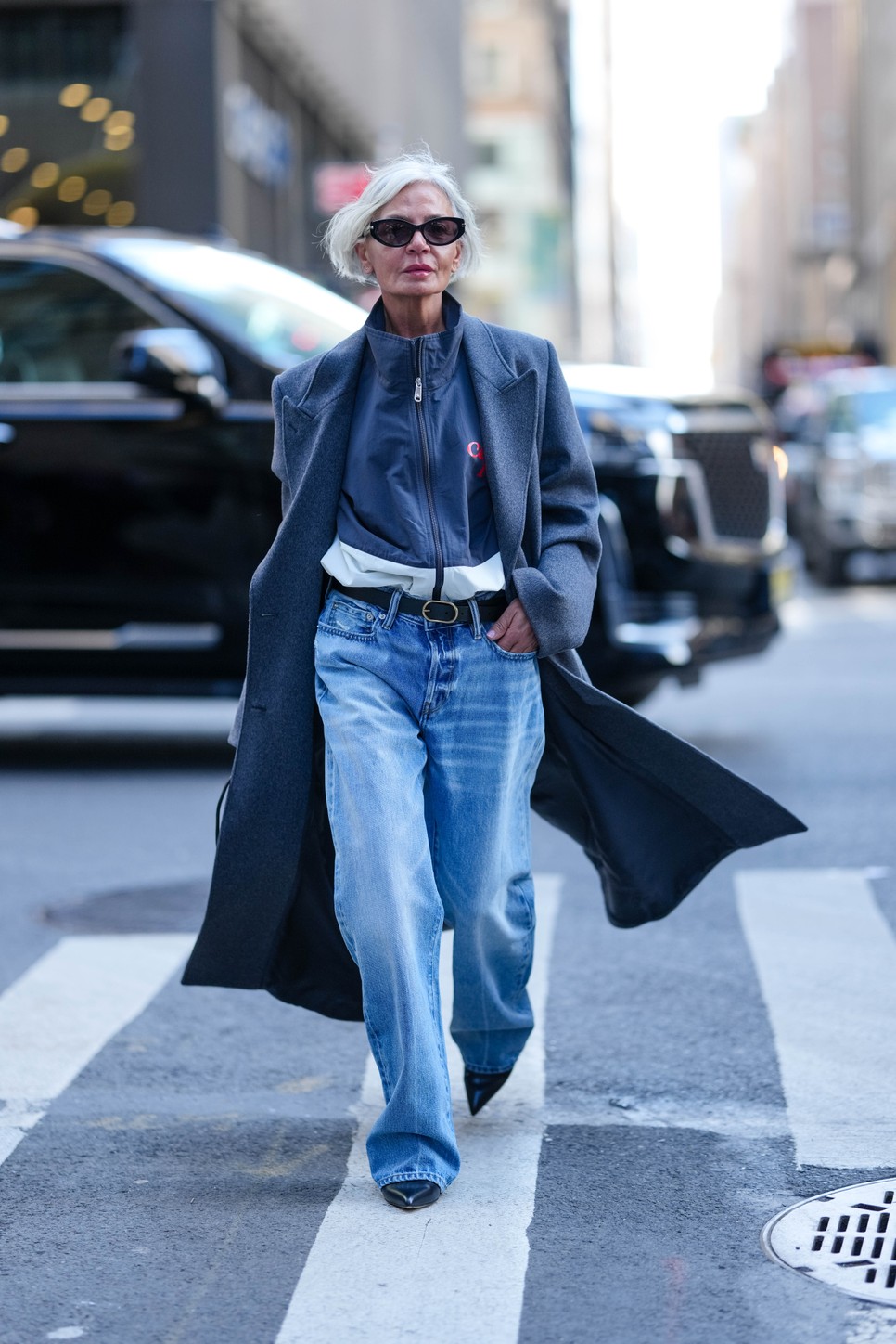 A közepes derékmagasságú farmer lehet a legtesthezállóbb mindenki számára