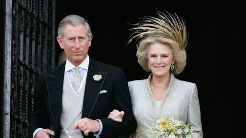 Csoda, hogy megvalósult Károly király és Kamilla királyné esküvője: egy sor szerencsétlen dolog történt a szertartás előtt és után