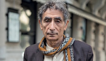 Máté Gábor szerint kétféleképpen viszonyulhatunk egészségesen egy alkoholistához és egy szerfüggőhöz