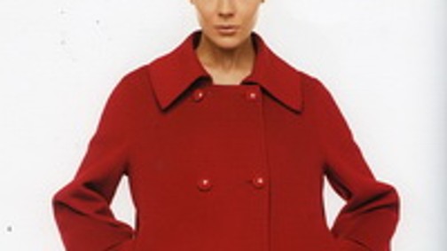 Rajzák Kinga a Max Marának pózol