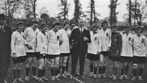 Lily Parr az LMBTQ+ mozgalom és a női futball ikonja volt, a férfiak is meghajoltak előtte