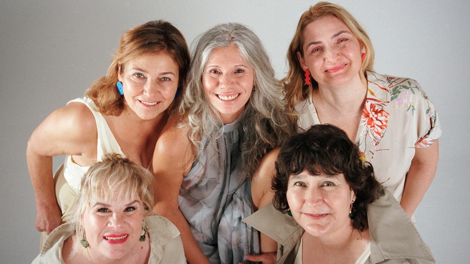 A szépség társadalmilag még nem elfogadott dimenzióját szeretné bemutatni a Szeretest csoport, újra akarják definiálni, hogy mit jelent a nőies vagy épp a szép szó. Ők biztosak abban, hogy ezek az értékek nem csak a 15 és 30 év közötti nők kiváltságai