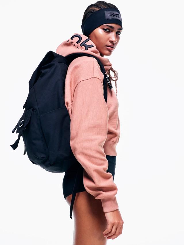 Victoria Beckham új Reebok kollekciója csak KELL darabokból áll