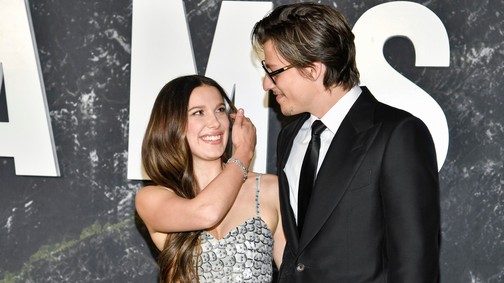 Millie Bobby Brown titokban férjhez ment! Mesébe illő ceremónián mondták ki a boldogító igent