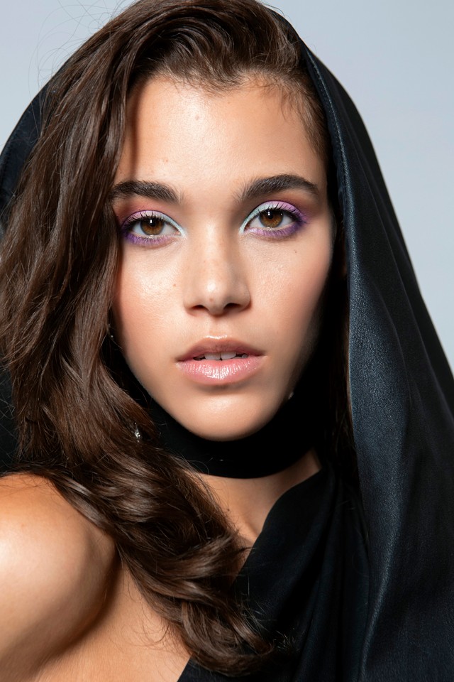 Hódít a szivárványsmink: íme a legtrendibb színkombinációk egyenesen a kifutóról