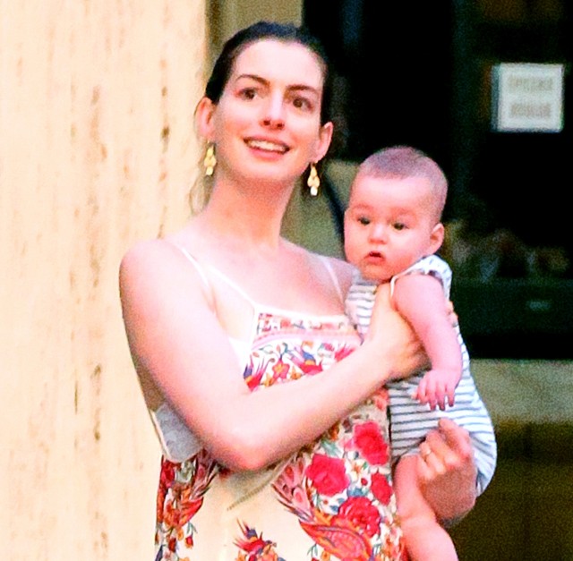 anne hathaway, adam schulman, csecsemő, baba, szülés