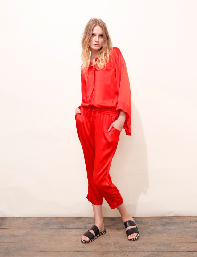 A Szamosi Zsófia által viselt overall a konsanszky lookbookban