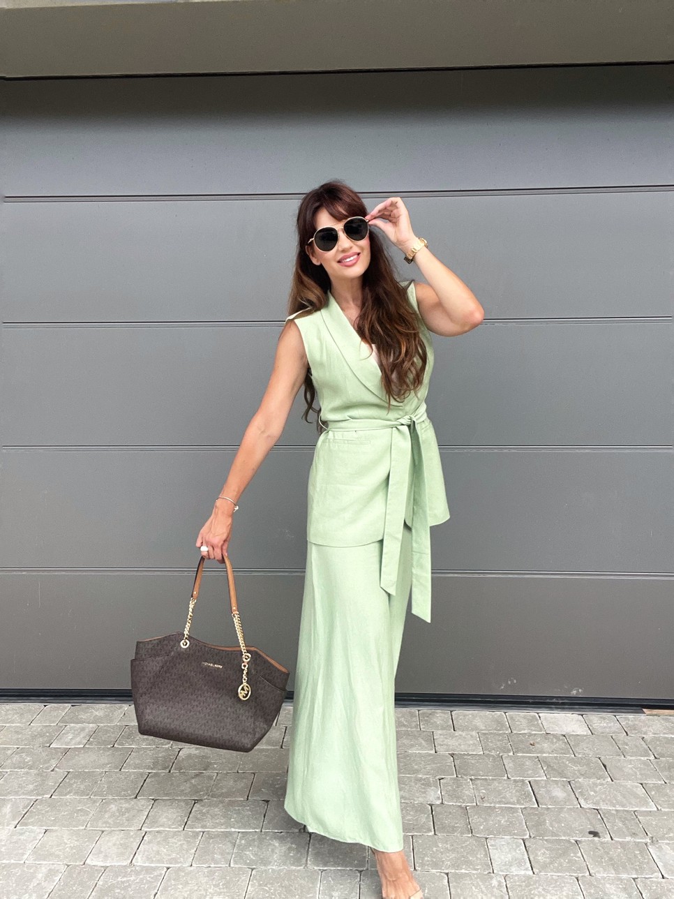 Proksa Szandra csodás zöld színnel indítja a hetet