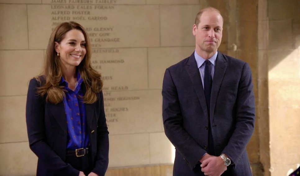 Kate Middleton sikkes nadrágban ünnepelte az egészségügyi dolgozókat