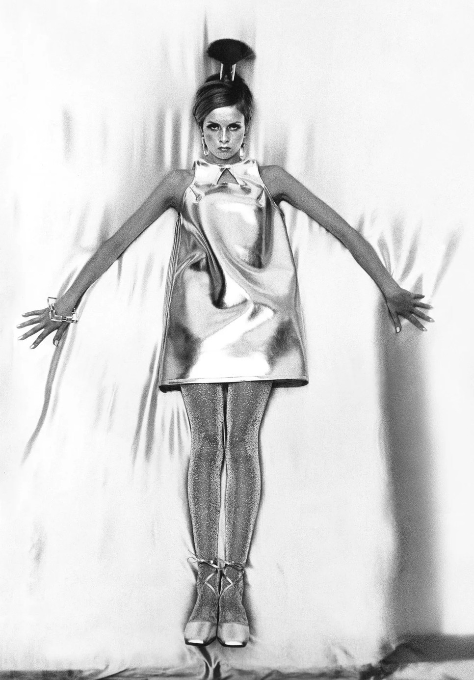 A 20. században debütált csillogó Mary Quant harisnyák 2023-ban is hódítanának