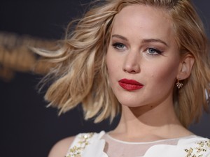 Jennifer Lawrence bemutatja a legmenőbb utcai szetteket, amikben az egész nyarat kihúzhatod