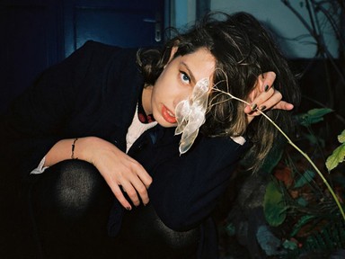 Csak egy szám: Nézd meg Dena vadiúj klipjét