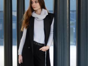 Üzleti ebédhez öltözött ma Veronika