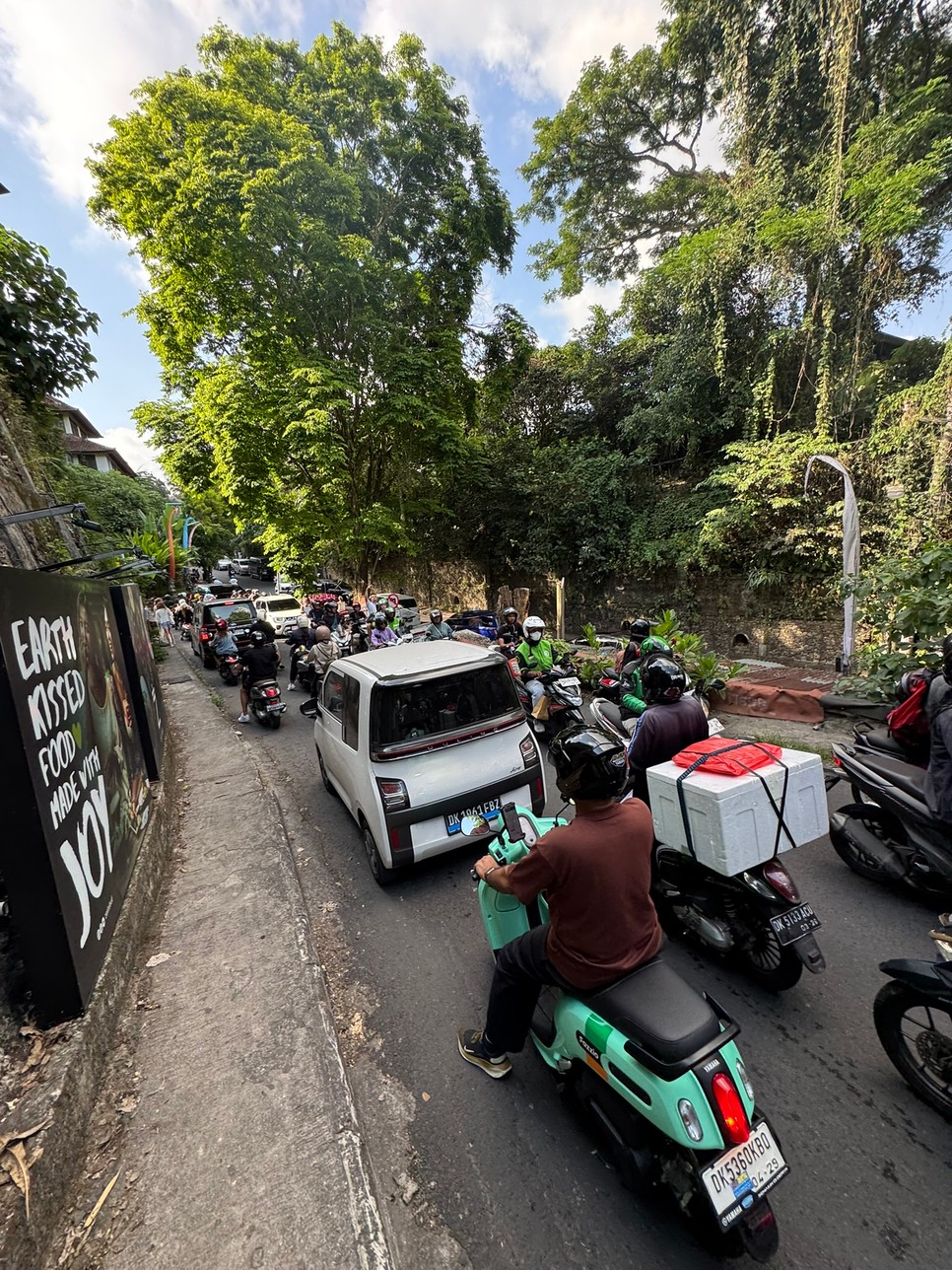 Célszerű választás a robogó, de kellő bátorságra és határozottságra is szükség van