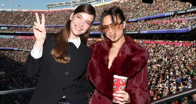 Palvin Barbara és Pedro Pascal is tarolt, ők tizenketten a Super Bowl legjobban öltözött sztárjai 2026-ban