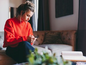 Csillagjegyek függőségei: mutatjuk, minek képtelen ellenállni az Ikrek, a Mérleg és a Vízöntő