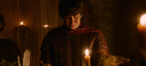 Szexuálisan zaklatták a Trónok harca sztárját a rajongói