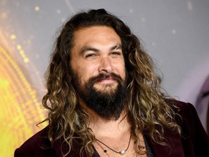Ég veled, Jason Momoa hosszú haja - Aquaman jó ügyért vált meg hajkoronájától