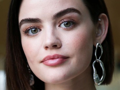 Egy ember van, aki istennő ezzel a frizurával: Lucy Hale