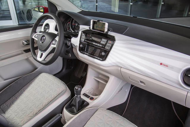 vw up kisautó belső tér