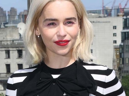 Hű! Emilia Clarke tudja, mi a sikk! Még Csubakkát is levette a lábáról! 