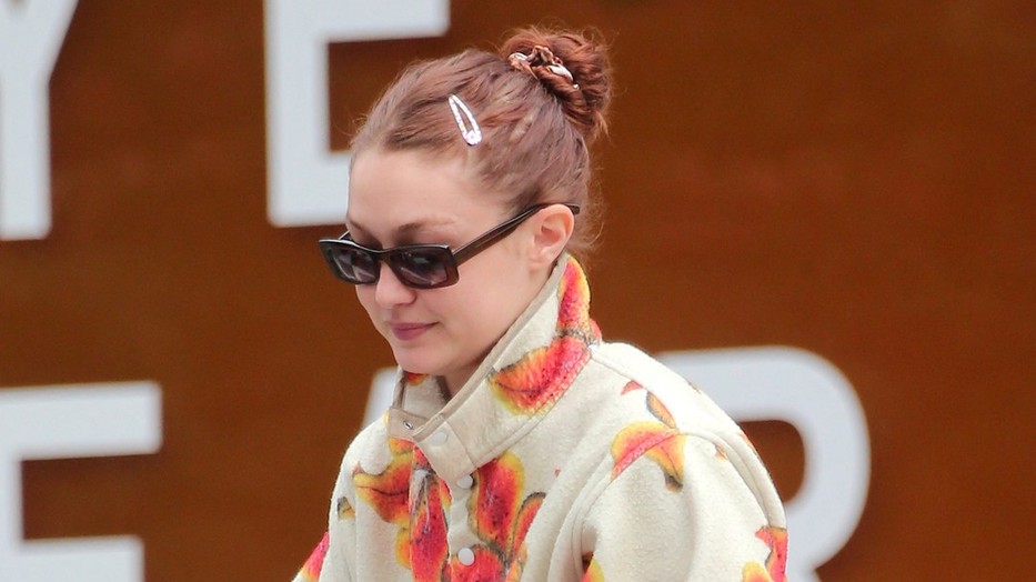 Gigi Hadid őszi szettje egyszerre kényelmes és kifutóra való