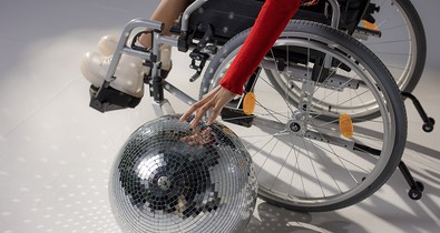 „Légyszi, inkább ne gyere, mert rontod az összképet” - Ezért annyira nehéz kerekesszékesként józanul bulizni