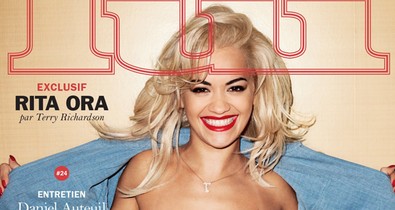 Újabb fotók Rita Ora szexi meztelenkedéséről
