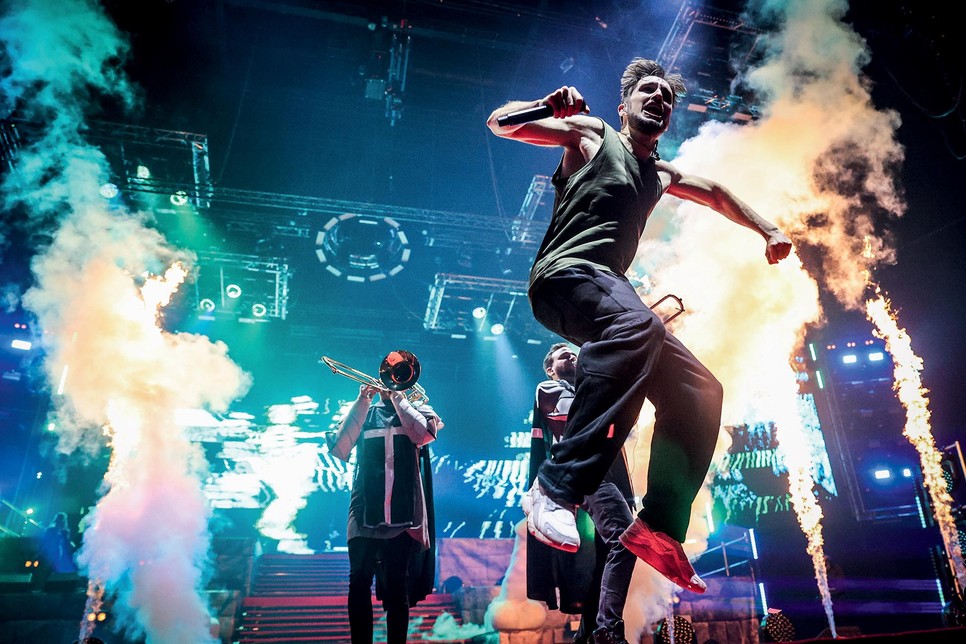 Krúbi számára a színpad az a tér, ahol bátran elengedheti magát, ahol igazán fel tudja szabadítani a benne lévő energiákat