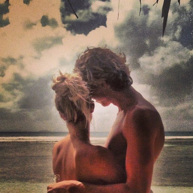 Természetesen, Poppy Delevingne is szerelmével közös fotót osztott meg Bálint-nap alkalmával.