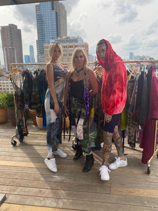 Katharine Story és a vezető fashion influncer Chris Lavish a New York Fashion Weeken