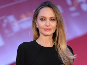 Ezt gondolja valójában Angelina Jolie arról, hogy a gyermekei elhagyták Brad Pitt vezetéknevét