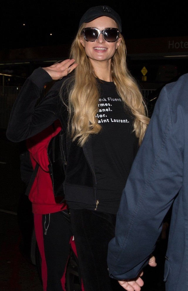 Na, ne: Először láthattuk Paris Hiltont az eljegyzés felbontása óta és egyszerűen nem hiszünk a szemünknek