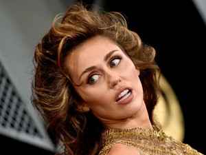 Miley Cyrus pucérruhájától, Billie Eilish Barbie-kabátjáig - mutatjuk a 2024-es Grammy-gála legelképesztőbb megjelenéseit