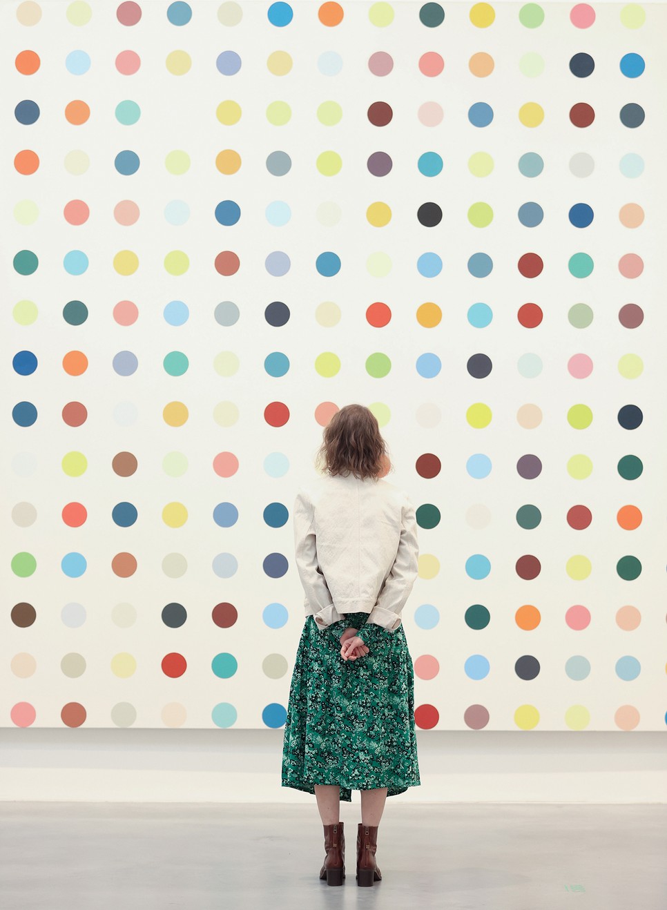 A Spots című sorozatot 1986 óta készíti Damien Hirst, aki azt nyilatkozta,hogy olyan rendszert akart létrehozni, amelyben a végeredmény boldog lesz