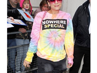 A hét legcsúnyább cipőjében Lily Allen