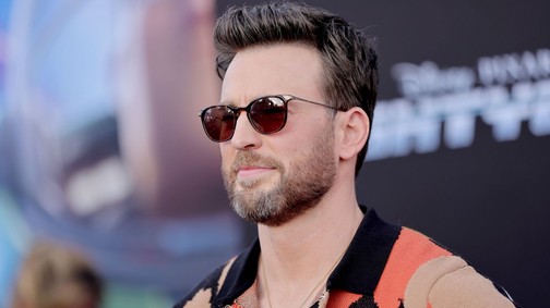 Chris Evans elkelt! – Ismerd meg a nőt, aki elrabolta Amerika Kapitány szívét